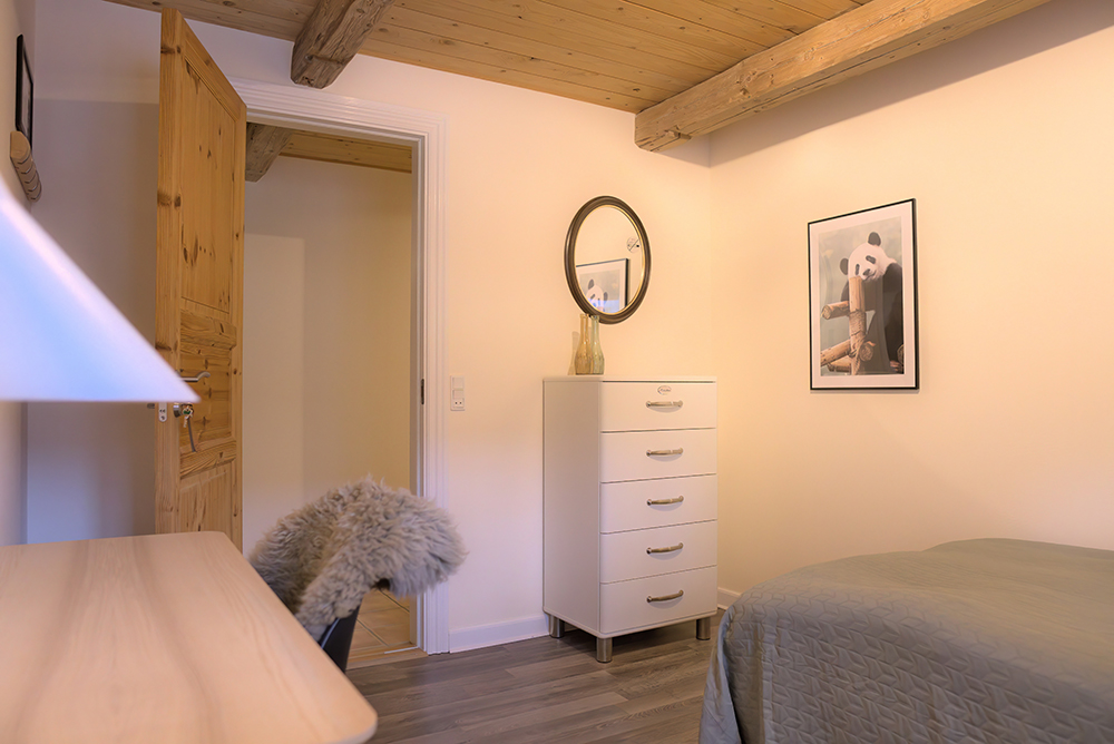 Room 2 and 3 - white chest of drawers - Akaciegaarden Bed &amp; Breakfast